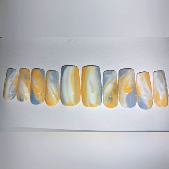 Hand crafted custom 10pc short acrylic press on nails size large - Picture 5 of 8